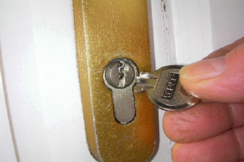 Gãy chìa khóa trong ổ