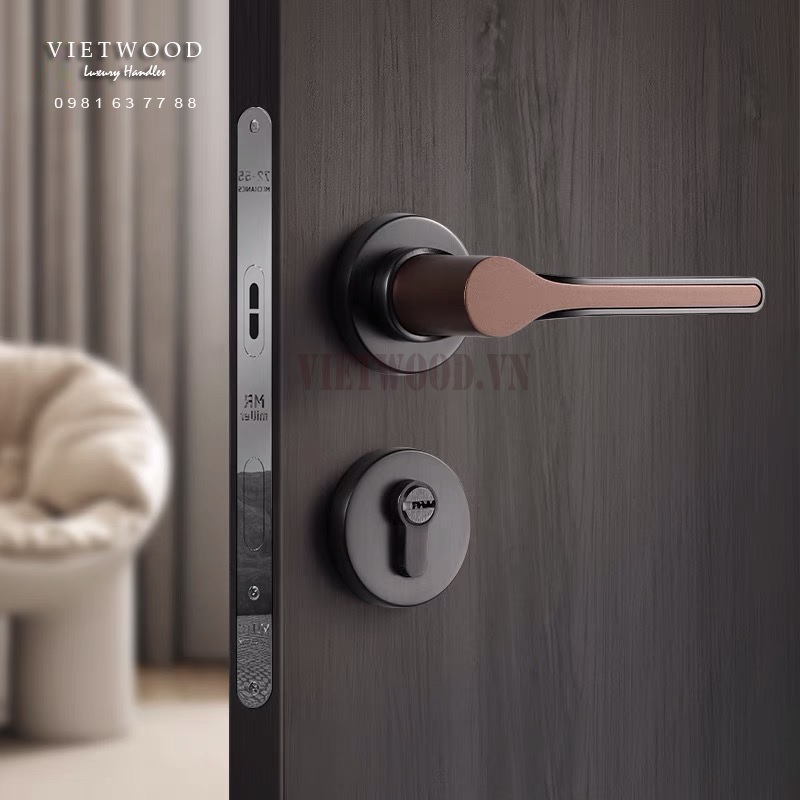 Trang bị khóa cửa giúp phòng ngủ đảm bảo sự riêng tư