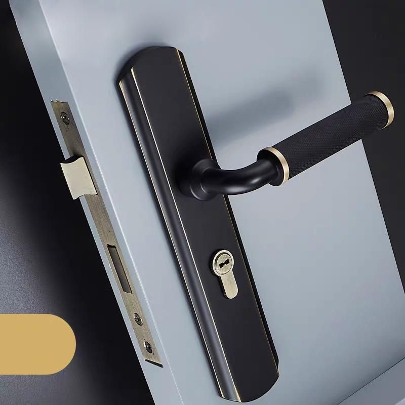 Thân khóa là bộ phận quyết định độ bền và độ an toàn của khóa cửa nẹp